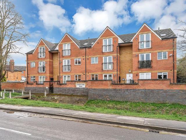 2 bedroom flat for sale