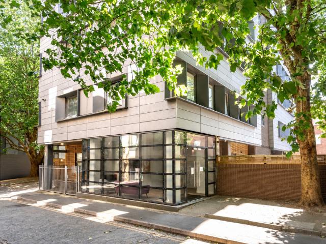 2 bedroom flat for sale