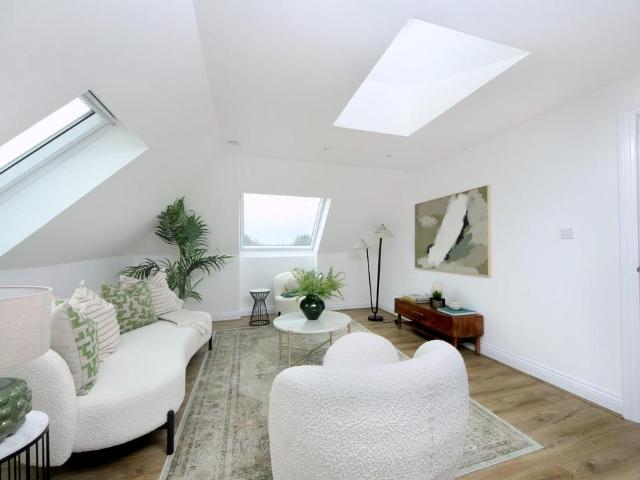 2 bedroom flat for sale