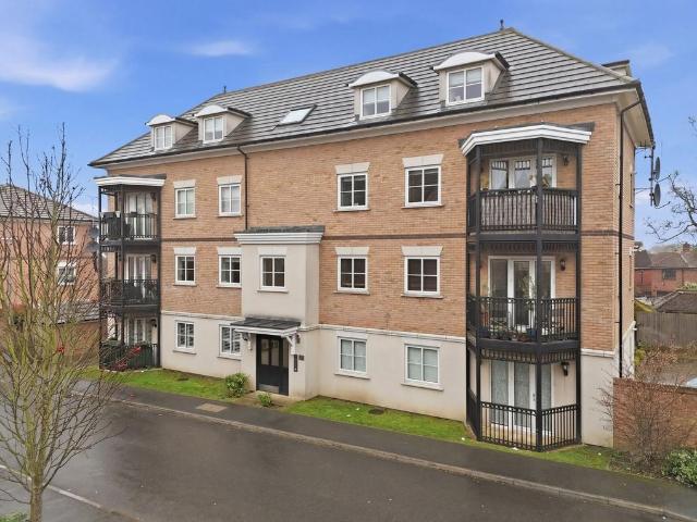 2 bedroom flat for sale