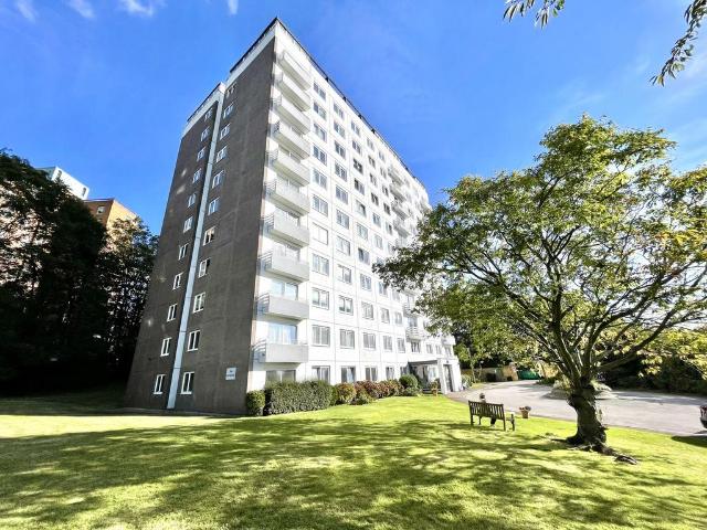 2 bedroom flat for sale