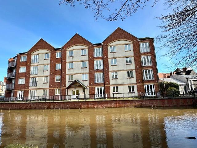 2 bedroom flat for sale