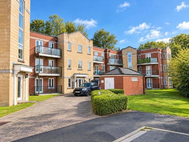 2 bedroom flat for sale