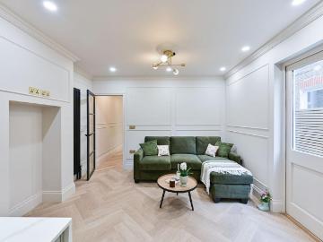 2 bedroom flat for sale
