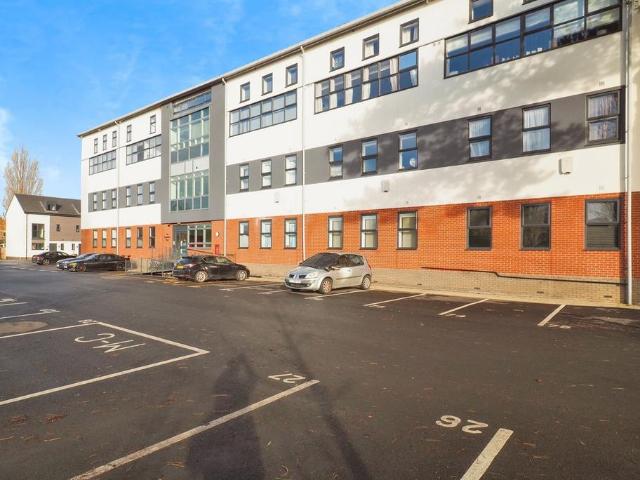 2 bedroom flat for sale
