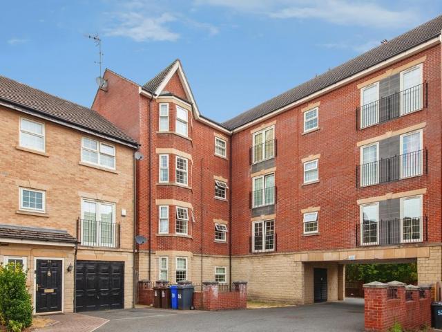 2 bedroom flat for sale
