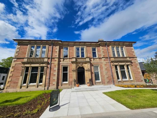 2 bedroom flat for sale
