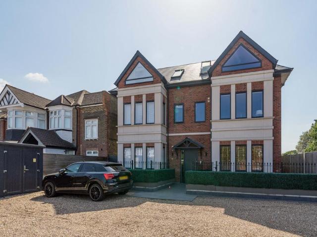 2 bedroom flat for sale