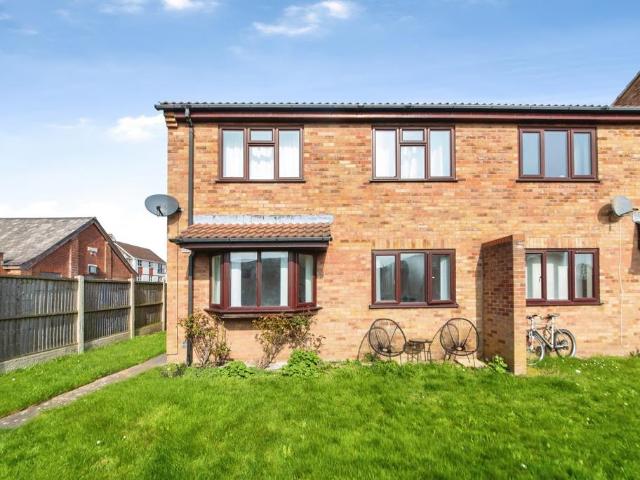 2 bedroom flat for sale