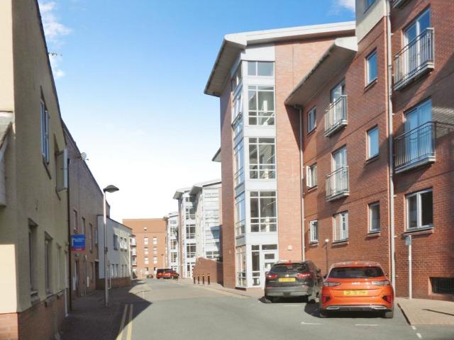 2 bedroom flat for sale