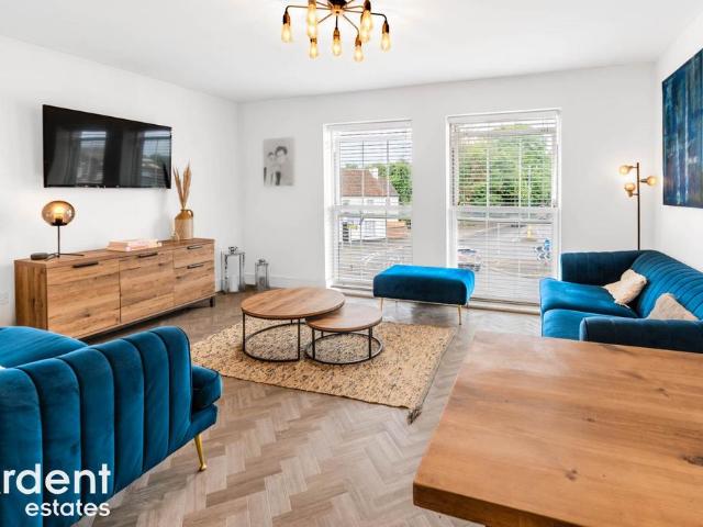 2 bedroom flat for sale