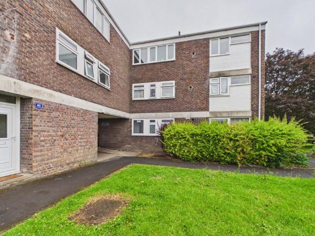 2 bedroom flat for sale