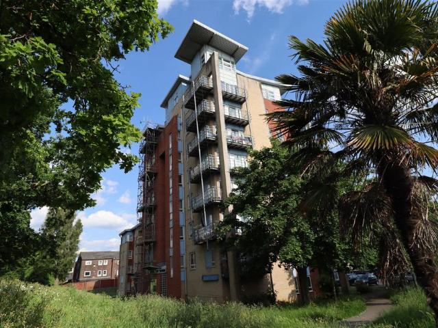 2 bedroom flat for sale