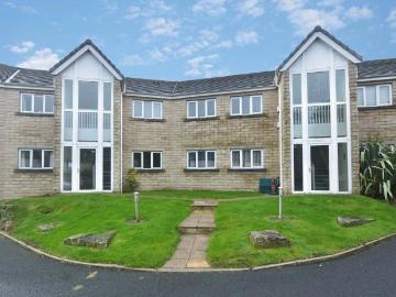 2 bedroom flat for sale