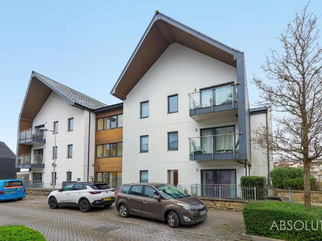 2 bedroom flat for sale