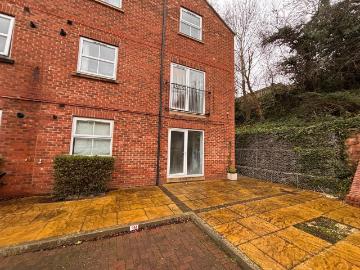 2 bedroom flat for sale