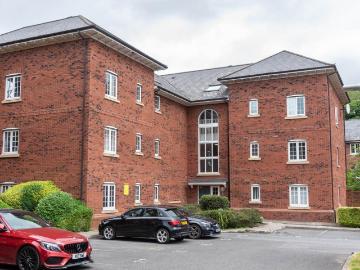2 bedroom flat for sale