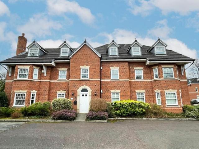 2 bedroom flat for sale