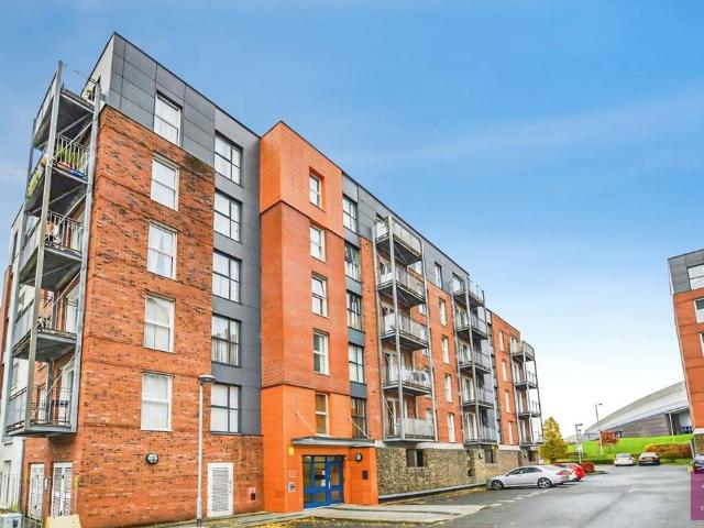 2 bedroom flat for sale