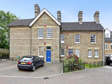 2 bedroom flat for sale