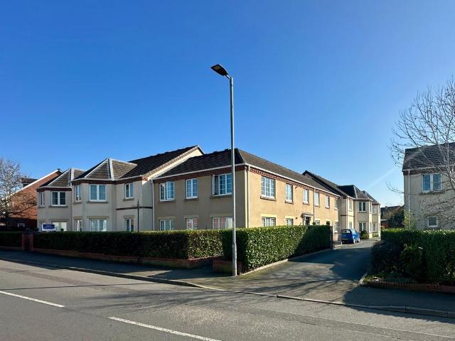 2 bedroom flat for sale