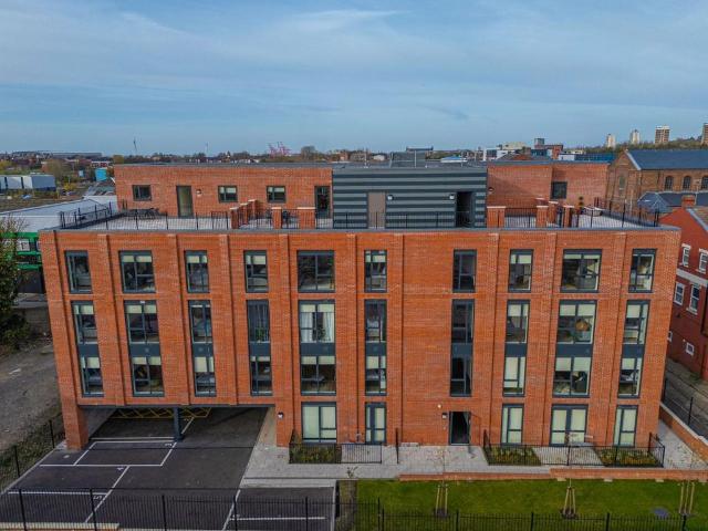 2 bedroom flat for sale