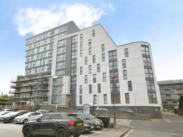2 bedroom flat for sale