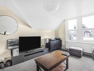 2 bedroom flat for sale