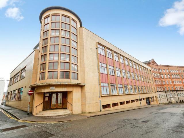 2 bedroom flat for sale