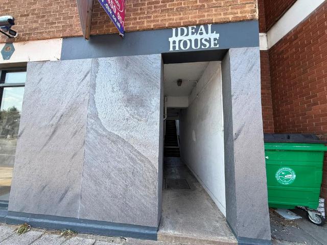 2 bedroom flat for sale