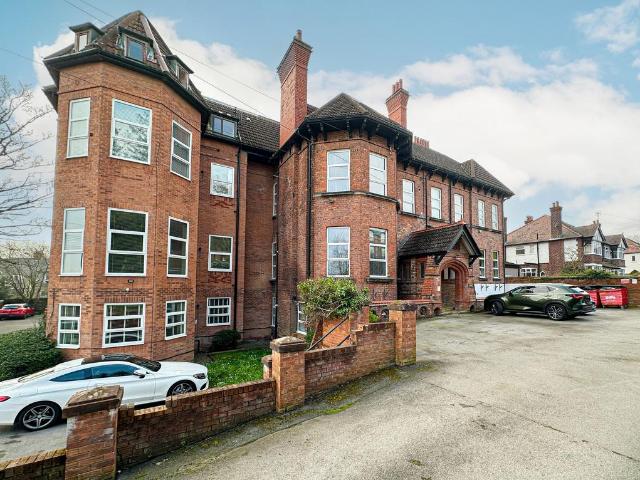 2 bedroom flat for sale