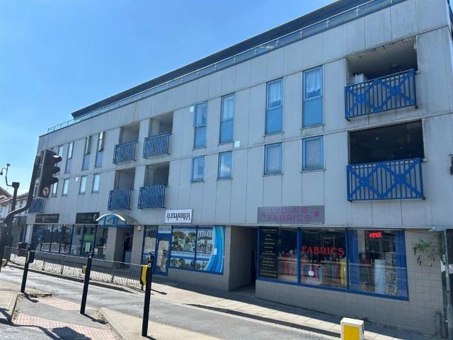 2 bedroom flat for sale