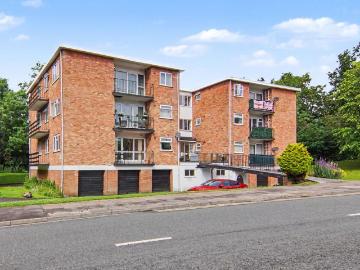 2 bedroom flat for sale