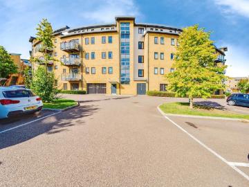2 bedroom flat for sale