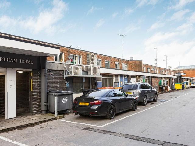 2 bedroom flat for sale
