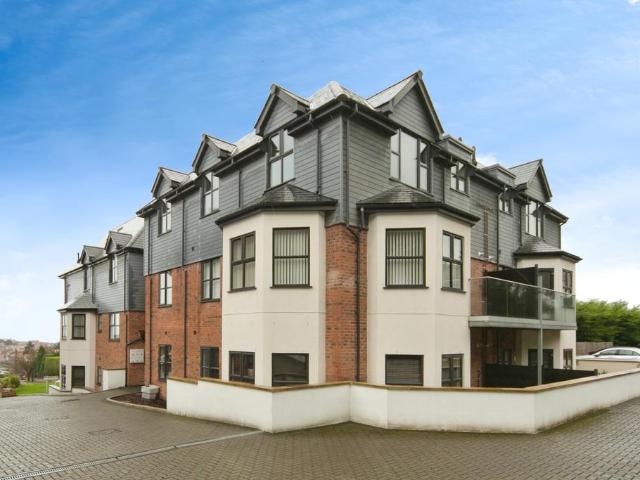 2 bedroom flat for sale