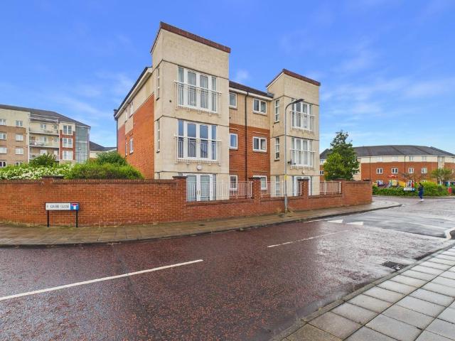 2 bedroom flat for sale