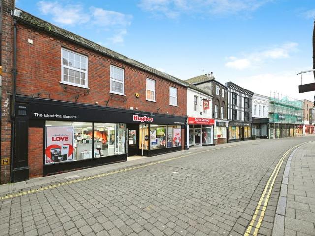 2 bedroom flat for sale