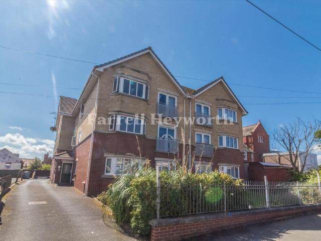 2 bedroom flat for sale