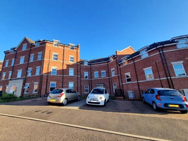 2 bedroom flat for sale