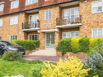 2 bedroom flat for sale