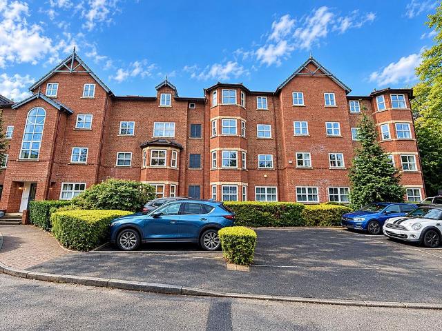 2 bedroom flat for sale