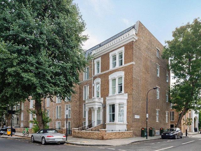 2 bedroom flat for sale