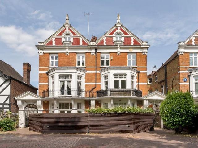 2 bedroom flat for sale