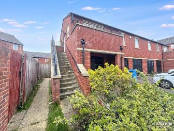 2 bedroom flat for sale