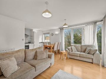 2 bedroom flat for sale