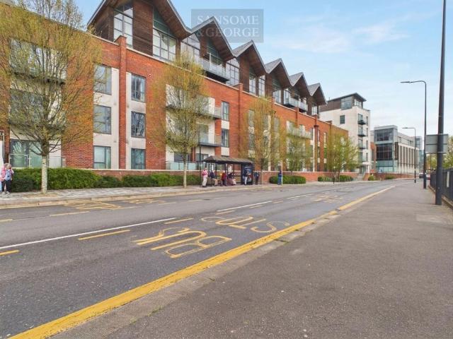2 bedroom flat for sale