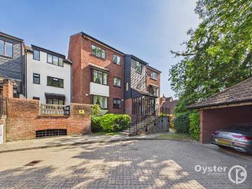 2 bedroom flat for sale