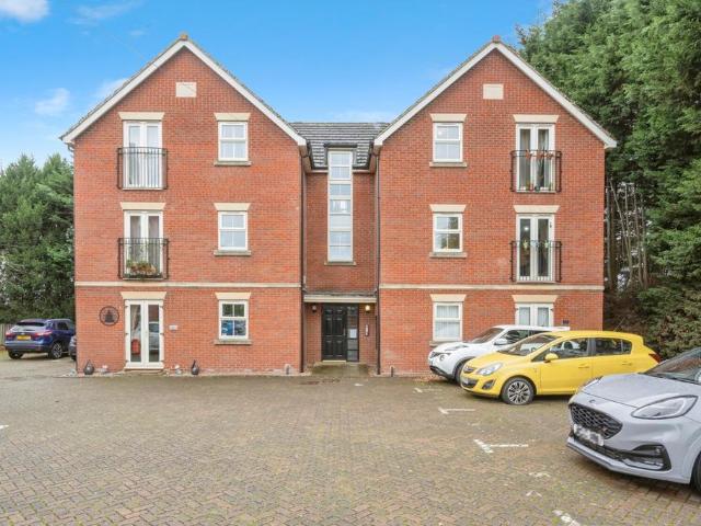 2 bedroom flat for sale