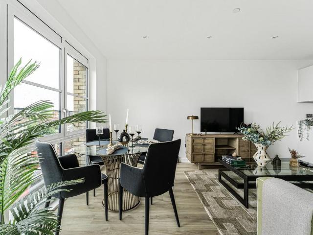 2 bedroom flat for sale
